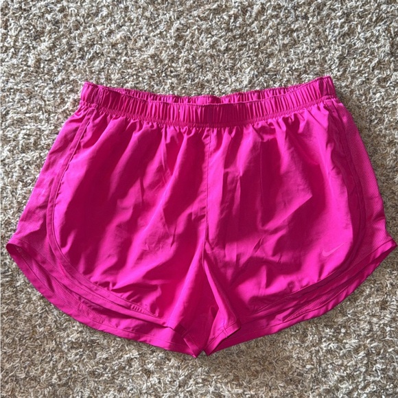 Pink Nike Dry fit women’s shorts large - Picture 1 of 4
